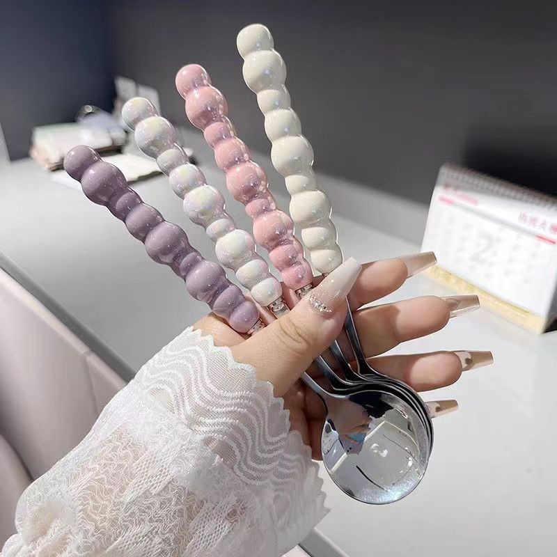 Cuillère à poignée perlée en a - Kitchen Gadgets For Seniors avis et prix
