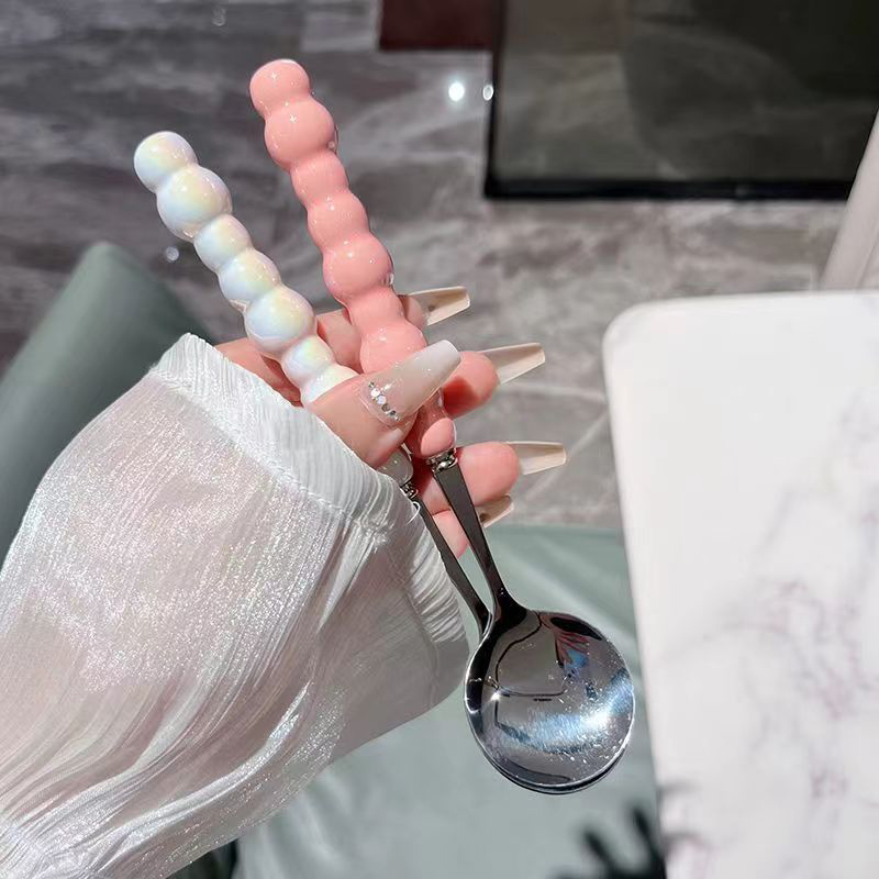 Cuillère à poignée perlée en a - Kitchen Gadgets For Seniors avis et prix
