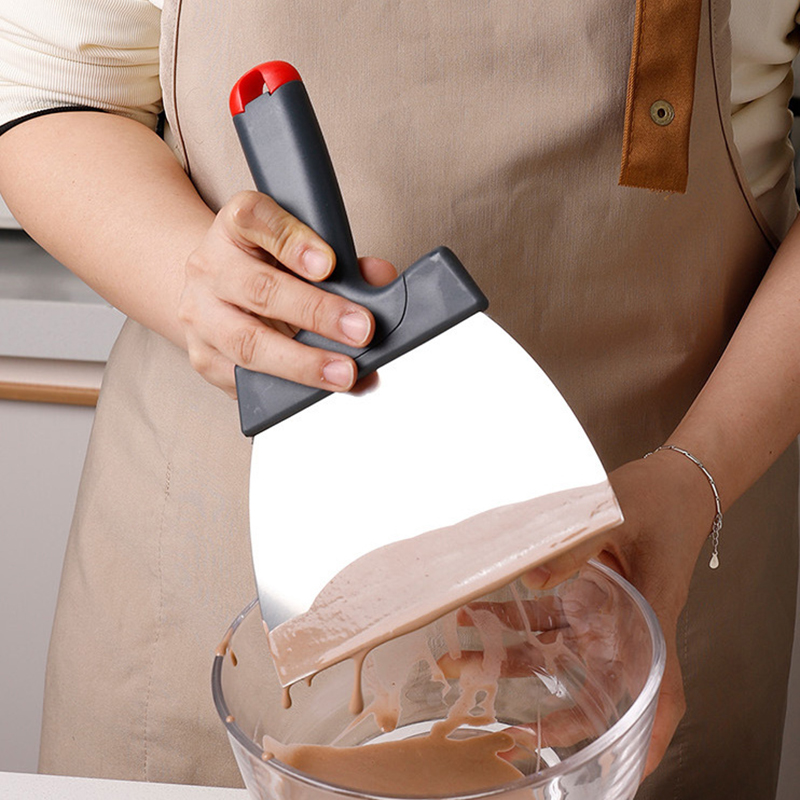 Grattoir à pâte en acier inoxy - Kitchen Gadgets For Seniors avis et prix